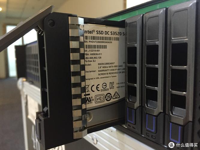 美国服务器使用SSD固态硬盘有哪些优点