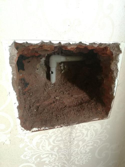 墙内水管钻破了怎么办，墙上水管被钻了个洞怎么办